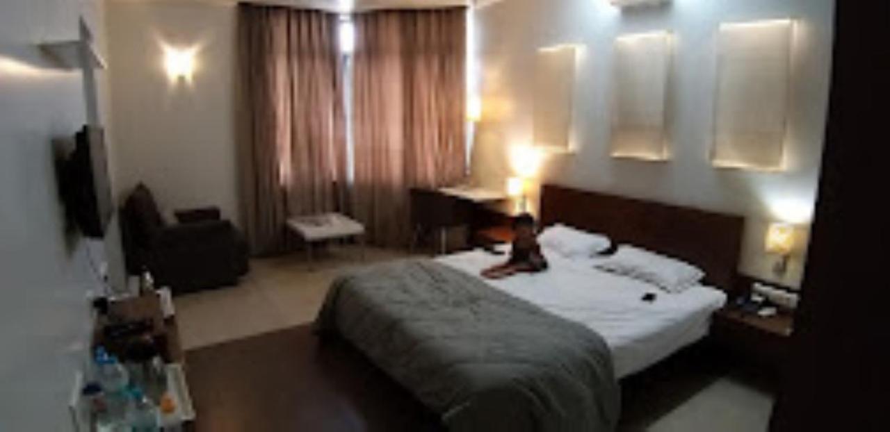 Hotel Maratha Residency,Ratnāgiri Eksteriør billede