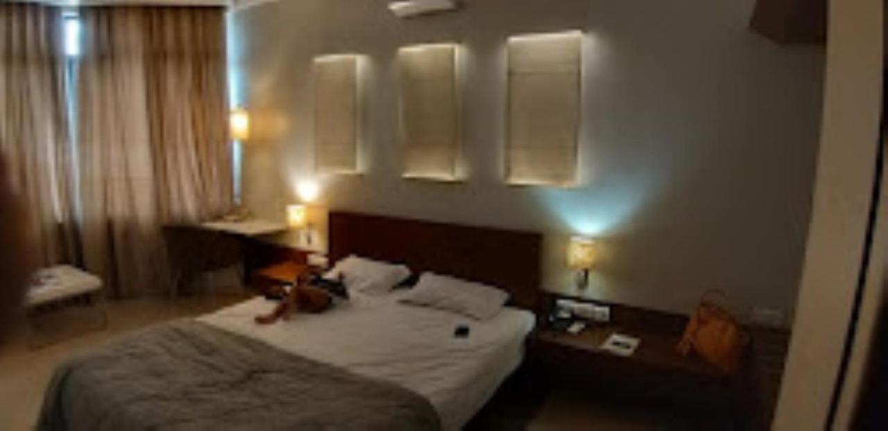 Hotel Maratha Residency,Ratnāgiri Eksteriør billede